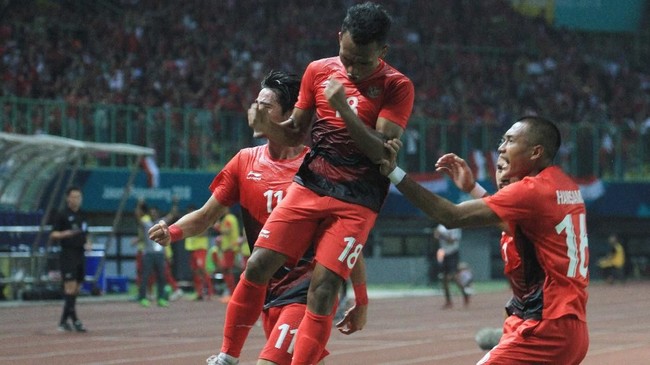 Timnas Indonesia U-23 berada di puncak klasemen Grup A usai memastikan kemenangan atas Hong Kong pada laga terakhir fase grup.