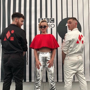 Lirik Lagu Baby - Clean Bandit feat Marina and The Diamonds & Luis Fonsi