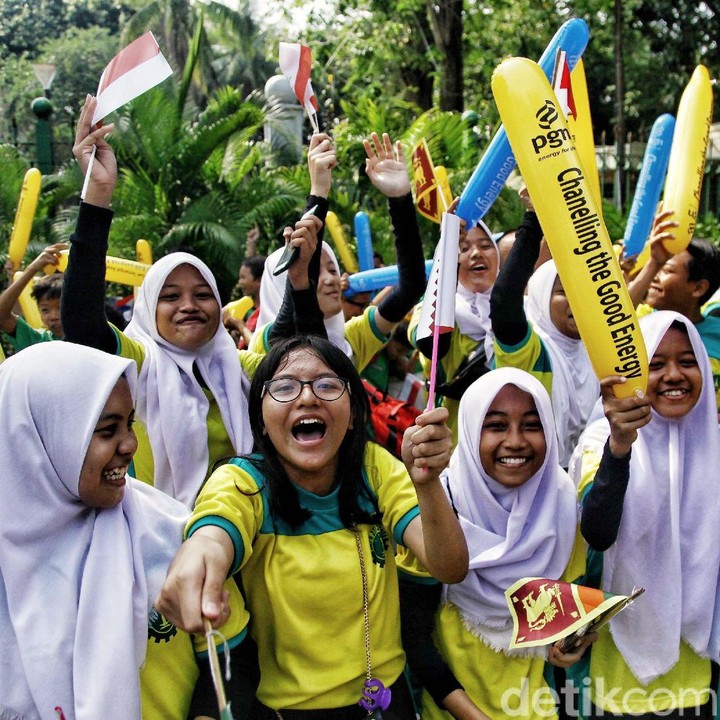 <p>Keceriaan anak-anak saat menyaksikan pawai obor Asian Games 2018. (Foto:Pradita Utama/detikcom)    <br /><br /></p>