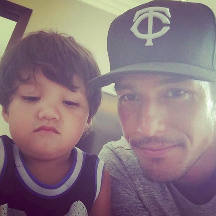 <p>Foto bareng Enrico, salah satu putra penyanyi Shanty. Gimana, Bun? Udah cocok banget ya Richard Kyle jadi ayah. Hi-hi-hi. (Foto: Instagram/ @richo_kyle)</p>