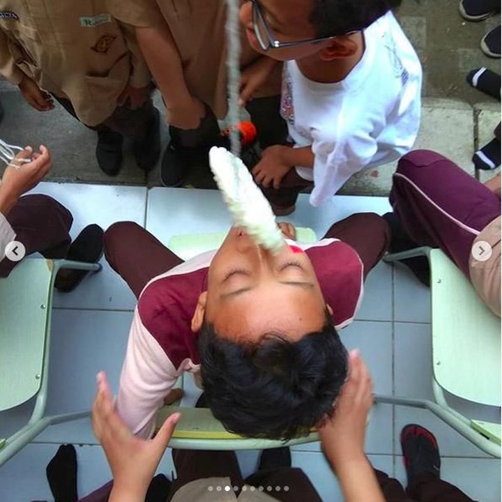 <p>Habiskan kerupuknya tapi awas keselek ya! (Foto: Instagram @sit.ruhama)<br /><br /></p>