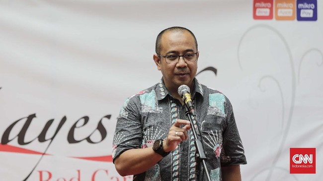 Sesuai permintaan Anies Baswedan, PD Pasar Jaya akan segera menjual besek bambu sebanyak 20 ribu untuk mengganti kantong plastik pembungkus daging kurban.