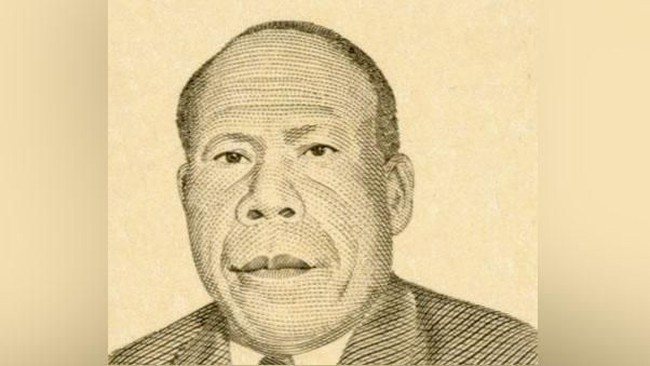 Frans Kaisiepo, yang tergambar di uang pecahan Rp10 ribu, adalah pejuang Papua yang mempromosikan Irian, akronim dari 'Ikut Republik Indonesia Anti Nederland'.