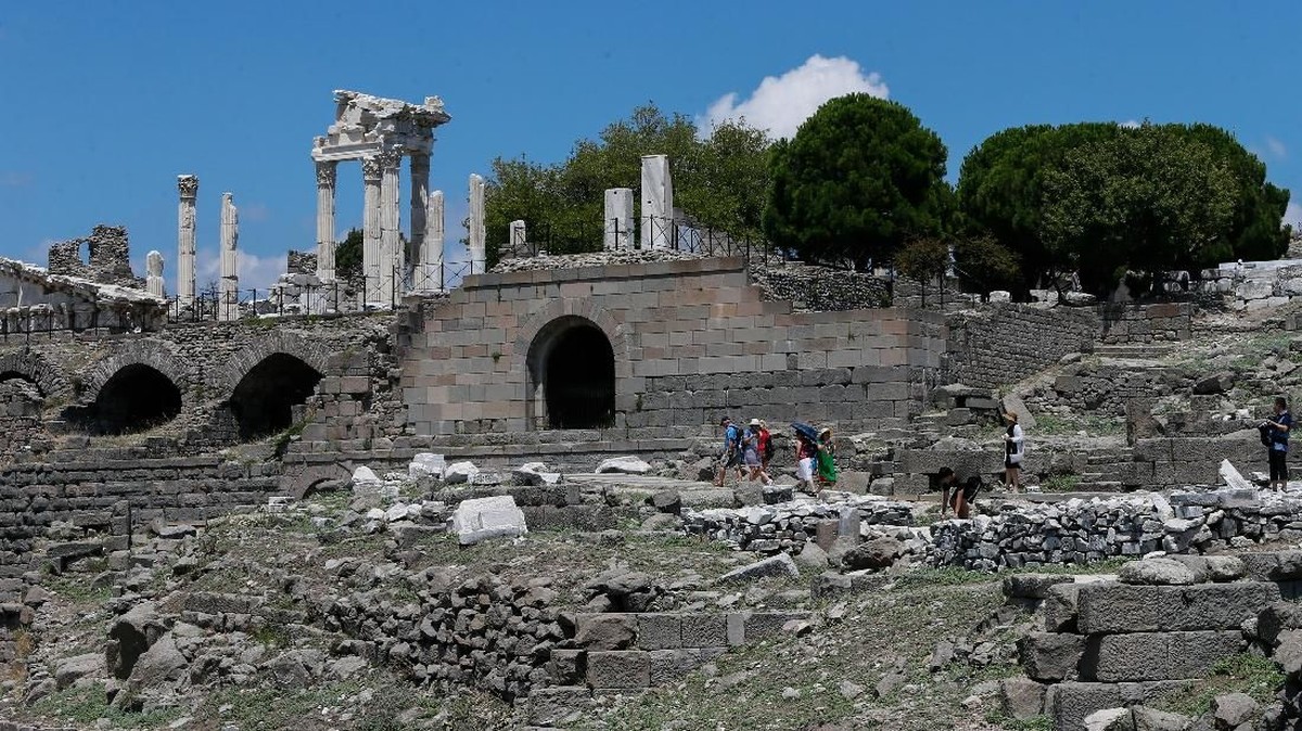FOTO: Puing Kenangan Peradaban Romawi dari Pergamon