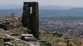 Ahli Temukan Bukti Kuat Penggunaan Feses untuk Obat di Era Romawi