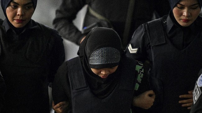 Siti Aisyah, WNI yang didakwa terlibat dalam pembunuhan kakak tiri Kim Jong-un, Kim Jong-nam terancam hukuman mati di bawah pasal 302 Hukum Pidana Malaysia.