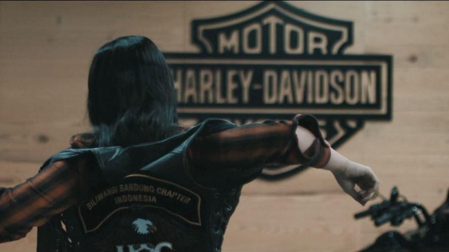 Siti Aisyah bersama sang cucu berinisial AS (5) ditabrak pengendara Harley-Davidson bernomor polisi B 4754 NFE di Bogor pada akhir pekan lalu.