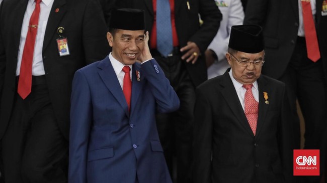 Presiden Joko Widodo akan menyampaikan pidato dalam tiga sesi di sidang tahunan MPR. Jokowi akan tampil dengan menggunakan baju adat salah satu daerah.
