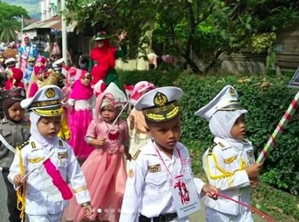 Melihat Anak-anak Pawai 17 Agustus Bikin Makin Semangat Deh