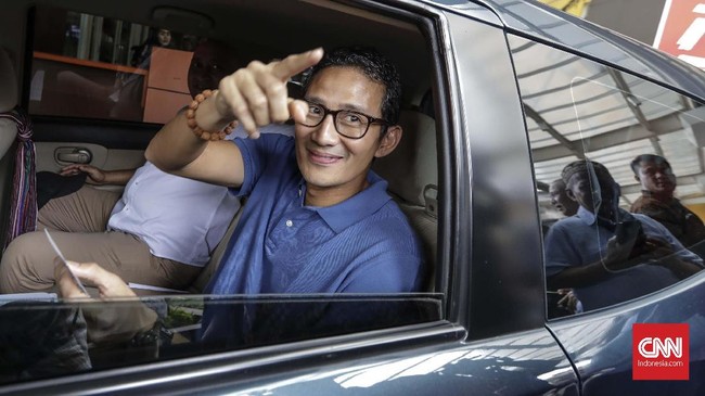 Mengaku cemas, Sandiaga Uno dan Fadli Zon memberikan saran ke pemerintah menyikapi pelemahan rupiah terhadap dolar Amerika Serikat.