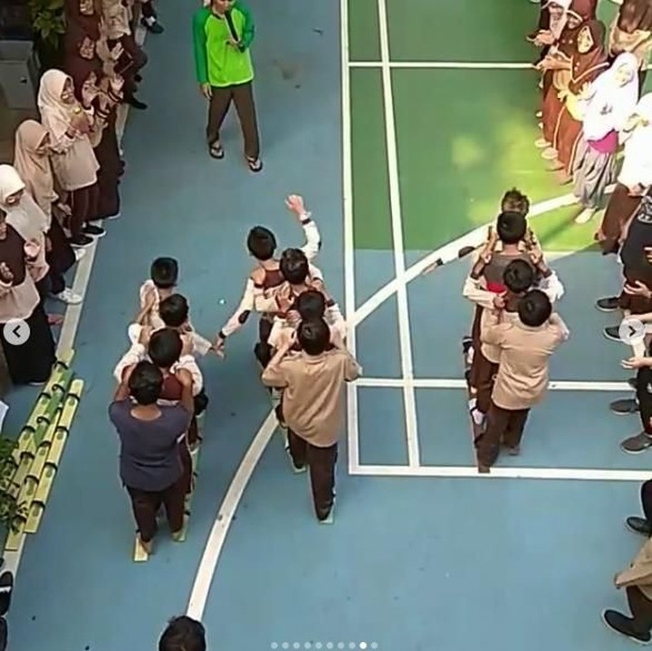 <p>Seru ya anak-anak ikut lomba bakiak race. (Foto: Instagram @sit.ruhama)</p>