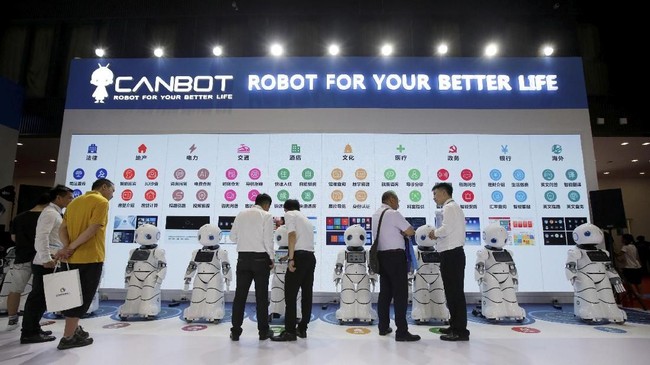Robot akan menangani 52 persen pekerjaan manusia pada 2025. Angka ini meningkat dua kali lipat dibandingkan saat ini.