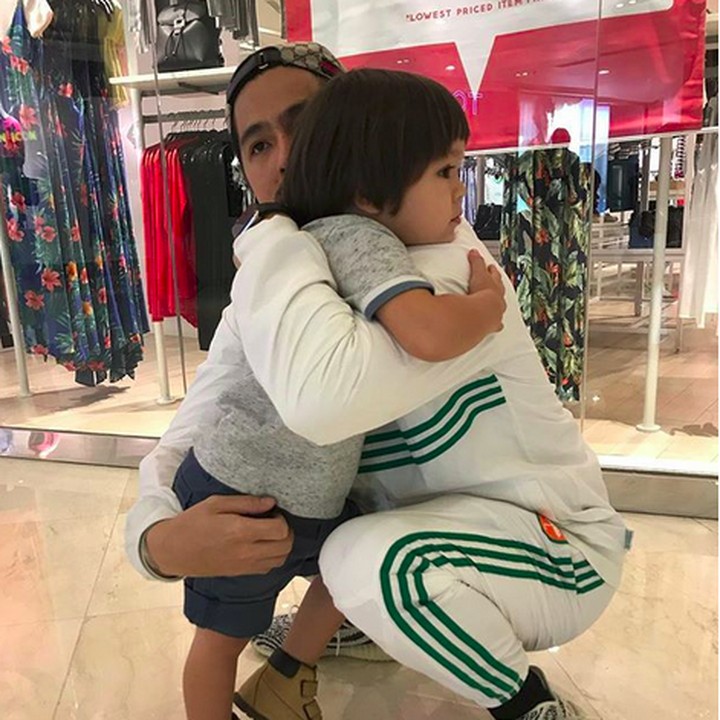 <p>Adem banget hati ini melihat pelukan sayang El Barack dan Uncle Eric. (Foto: Instagram/ @ericbanaiskandar)  </p>