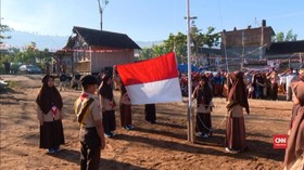 VIDEO: Upacara Bendera di Pengungsian Gempa Lombok