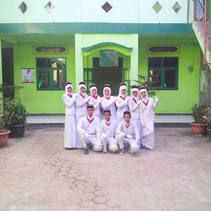<p>Cheers! Kompak ya paskibra cilik ini. (Foto: Instagram @afiya98as)<br /><br /></p>