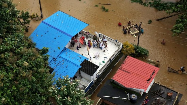 Banjir parah terjadi di Kerala, India, sejak sembilan hari lalu. Hingga hari ini, banjir telah menyebabkan 164 orang tewas.
