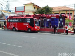 Naik Bus Trans Semarang Bisa Bayar Pakai Botol Plastik
