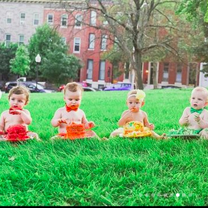 <p>Ini dia enam bayi yang melakukan cake smash bareng dengan tema pelangi. Lucu banget ya, Bun, masing-masing bayi pakai baju dan punya jatah cake dengan warna pelangi. (Foto: Instagram/ @jcarr_photosnaps)  </p>