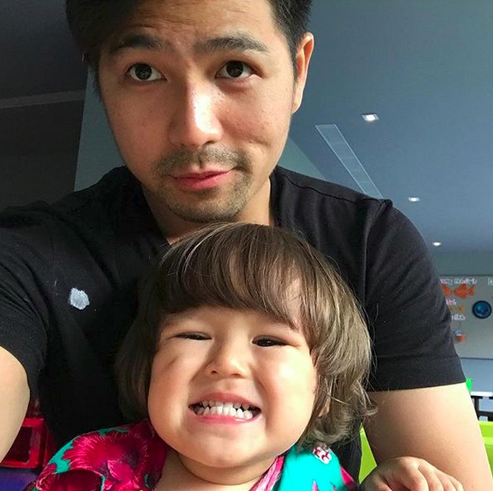 <p>Hmm, mungkin begini jadinya jika kelak Eric Bana udah punya anak. (Foto: Instagram/ @alexanderbarackel)  </p>