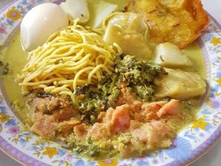 Katupek Gulai Paku, Kuliner Khas Pesisir Barat Pulau Sumatera
