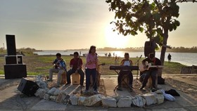 Pasar Sunset Laguna dan Senja Romantis di Bantul