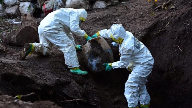 Total narkoba jenis meth yang diproduksi pabrik itu mencapai 50 ton.