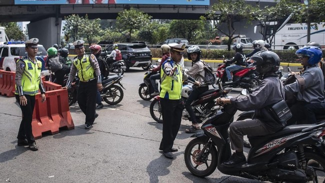 Polda Metro Jaya mengerahkan 1.500 personel mengamankan acara Natal Tiberias 2024 yang digelar di SUGBK, pada Sabtu (7/12) sore hari ini.