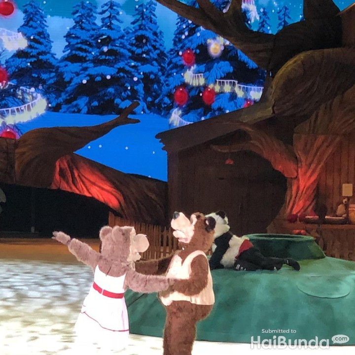 <p>Bear Girl lalu menyanjung Bear. </p>