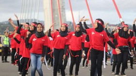 'Flash Mob' Pesona Merah Putih Buka Festival Teluk Ambon