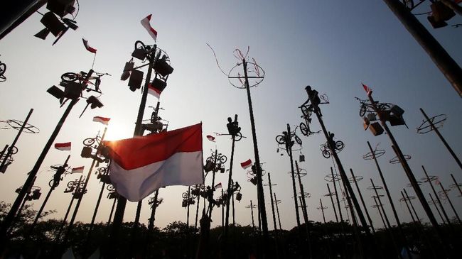 Saat akan memulai acara perayaan kemerdekaan, biasanya ada sambutan dari ketua RT. Berikut contoh sambutan ketua RT 17 Agustus.