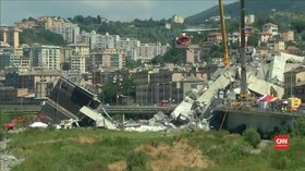 VIDEO: Keluarga Korban Jembatan Ambruk Salahkan Pemerintah
