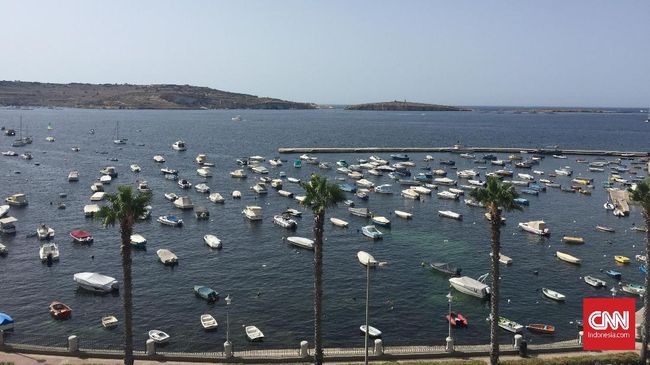 Berada di tengah Mediterania, Malta yang hanya berjarak 80 kilometer dari Italia menyajikan banyak hal menarik untuk dijelahi para pelancong.