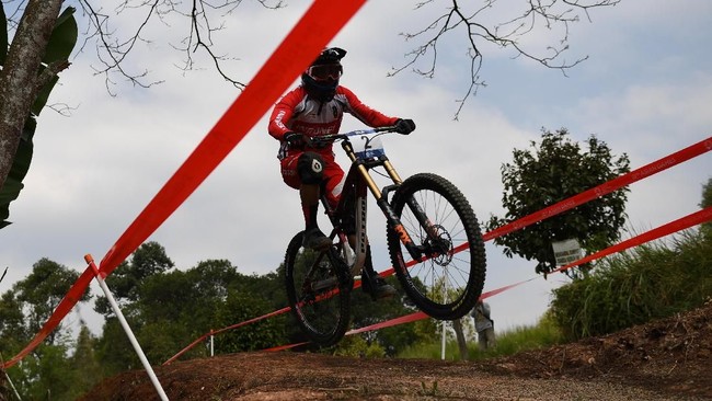 Indonesia memastikan medali emas keempat di SEA Games 2023 berkat sumbangan Sayu Bella Sukma Dewi dari cabang sepeda MTB.