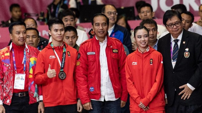 Terdapat plus-minus di dunia olahraga Indonesia sepanjang empat tahun masa jabatan Joko Widodo sebagai Presiden Republik Indonesia.