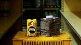 FOTO: Tumpukan Uang Tak Berharga saat Krismon Venezuela Mata uang Venezuela semakin tak berharga. Pemerintah Venezuela berencana menghapus lima nol dari mata uangnya (redenominasi) untuk menahan hiperinflasi.