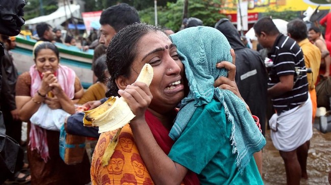 FOTO: Duka di Tengah Banjir Kerala