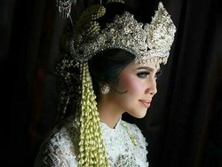 2 Tahun Terlihat Adem Ayem, Apa Masalah Rumah Tangga Raya Kitty?