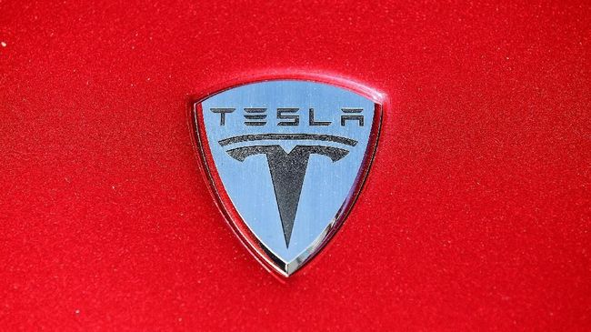 Satu Unit Mobil  Listrik Tesla  Sampai Terbakar  Dua Kali