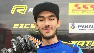 img-title Belum Lama Cerai, Mantan Suami Raya Kitty Gandeng Pacar Baru