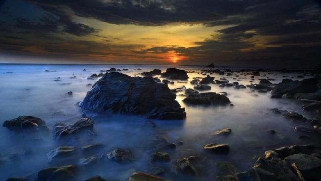 UNESCO telah menetapkan Kawasan Teluk Saleh, Pulau Moyo, dan Gunung Tambora (Samota) di Pulau Sumbawa, sebagai cagar biosfer dunia.