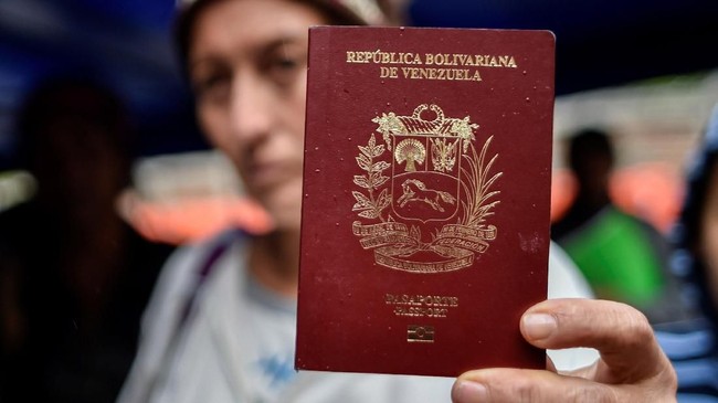 Krisis ekonomi, kekerasan, kekurangan makanan telah mendorong tiga juta penduduk Venezuela eksodus ke luar negeri; Kolombia dan Peru.