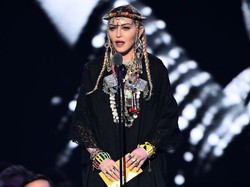 Unik! Madonna Batalkan Proyek Musik Gara-gara Astrologi
