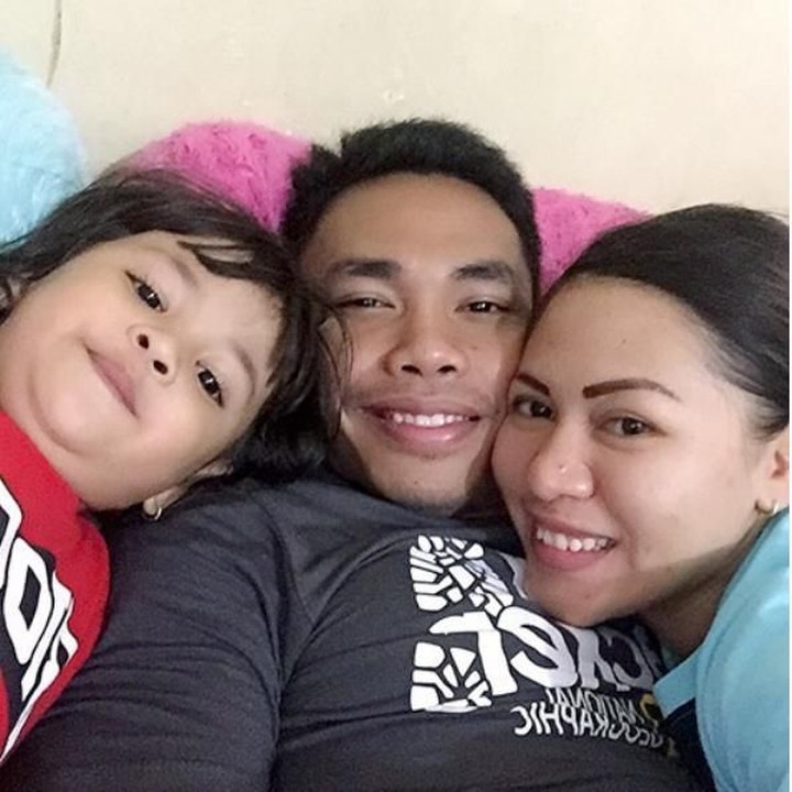 <p>Wefie bertiga. Satu, dua, tiga, cheese! (Foto: Instagram @Ekopower62)</p>