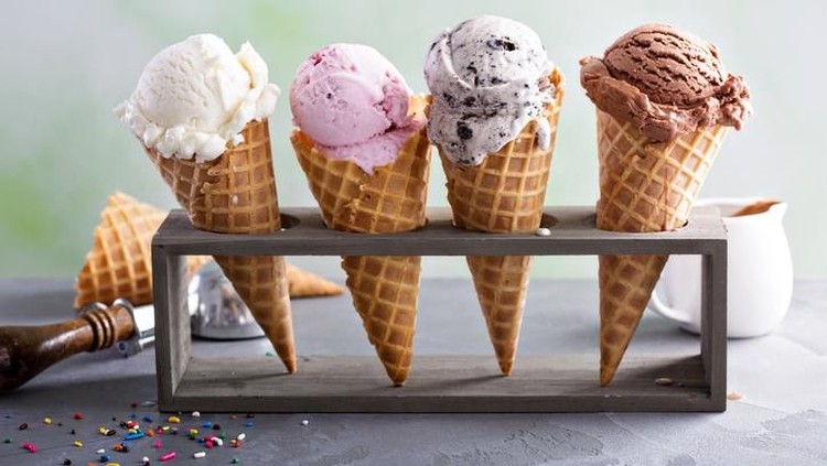 Aksi Lucu Balita Saat Minta Es Krim pada Bundanya Demi boleh makan es krim, negosiasi kadang dilakukan seorang anak. Seperti aksi bocah 4 tahun ini, Bun. Bikin gemas.