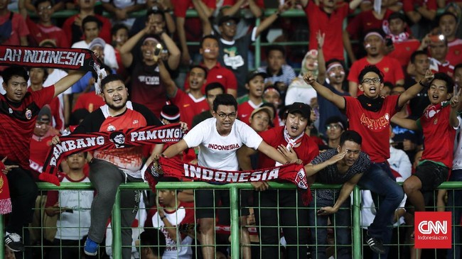 Karo Penmas Mabes Polri Brigjen Pol Argo Yuwono menegaskan penangkapan tiga suporter Indonesia tidak terkait kasus terorisme.
