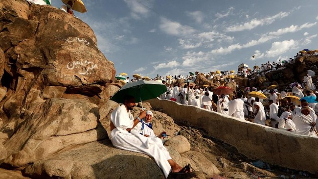 Bagi yang sedang berada di Mekah, ada sejumlah tempat menarik yang bisa dikunjungi selepas ibadah.