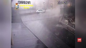 VIDEO: Detik-detik Jembatan Tol Genoa Ambruk