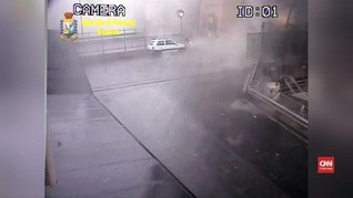 VIDEO: Detik-detik Jembatan Tol Genoa Ambruk
