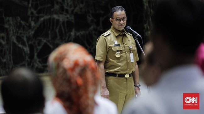Anies menandatangani Pergub yang menaikkan penghasilan pegawai tidak tetap pemprov DKI. Pegub tersebut akan mulai berlaku pada 1 Oktober 2018.