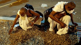 FOTO: Ritual Lempar Jumrah
